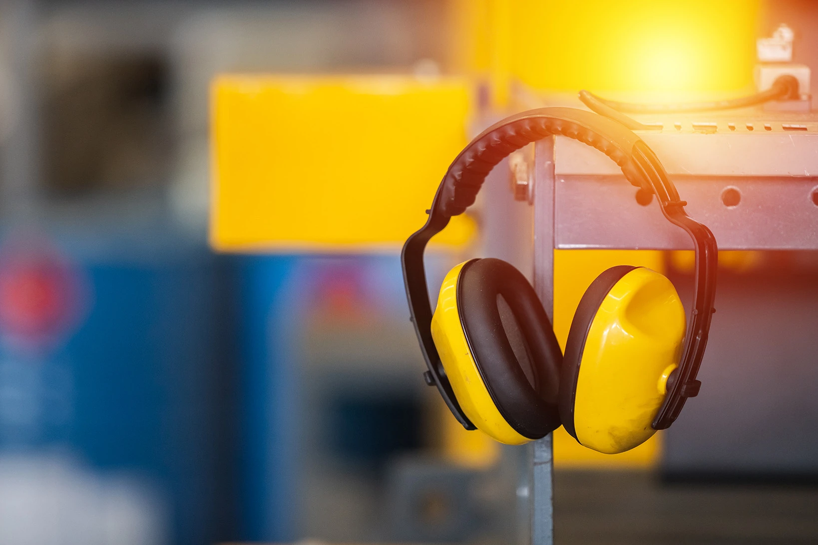 Soundproof headphones for industry plants hanging 2026 03 20 00 14 23 utc